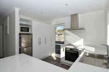 E/9 Victoria Street , Carterton