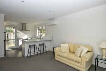 E/9 Victoria Street , Carterton