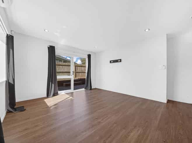 12 John Broad Place, Flat Bush