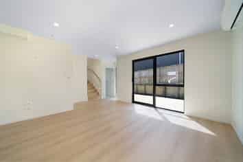 7/16 Hewlett road, Massey
