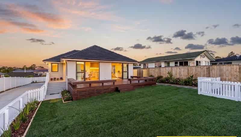 57 Taioma Crescent, Te Atatu Peninsula