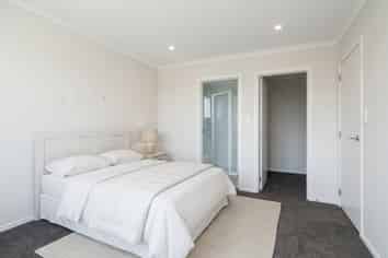 2/4 Croydon Street, New Lynn