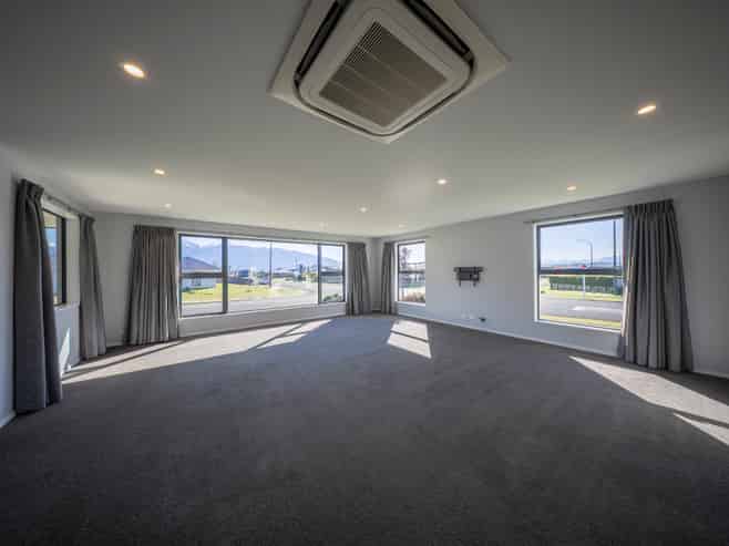 122 Dusky Street, Te Anau