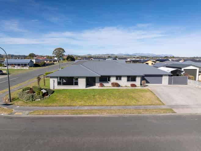 122 Dusky Street, Te Anau
