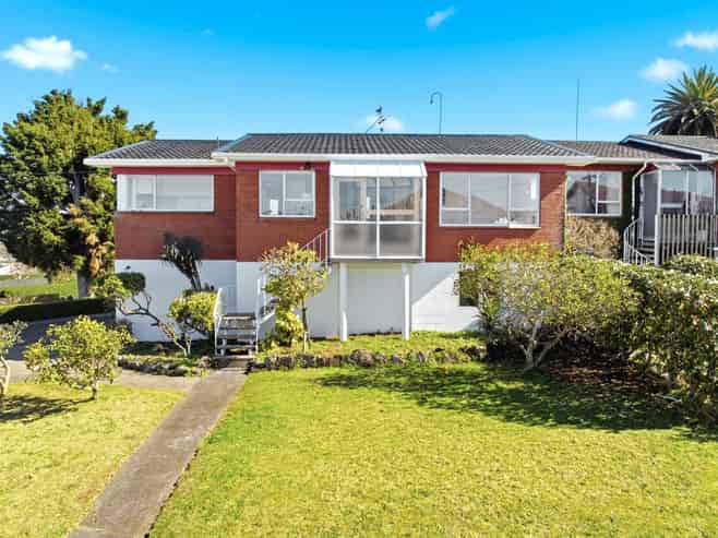 5/16 Warren Avenue, Three Kings