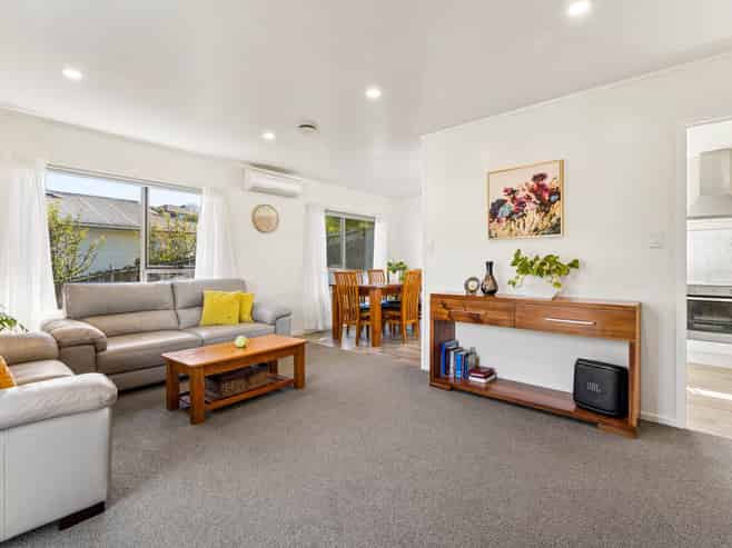 42 Trias Road, Totara Vale