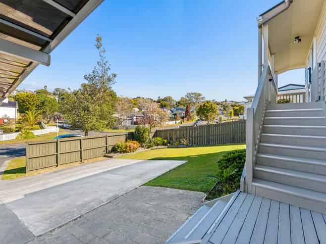42 Trias Road, Totara Vale
