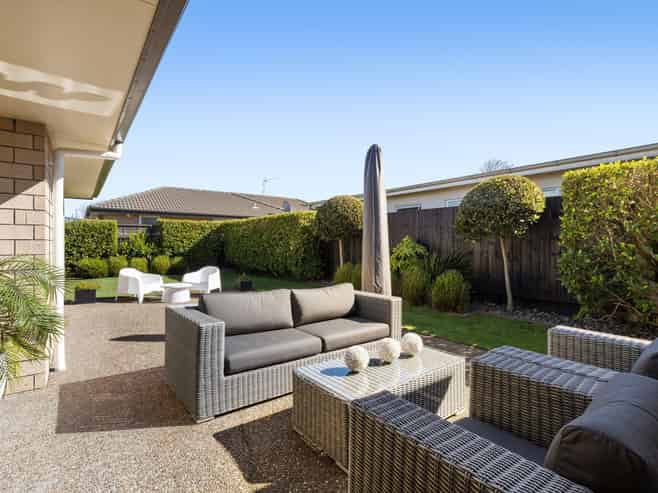 37 Haswell Place, Huntington
