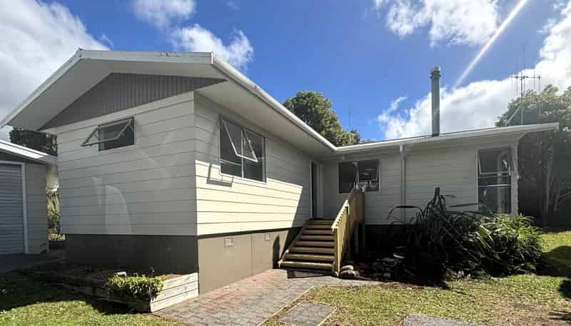 33 Paramount Parade, Tikipunga