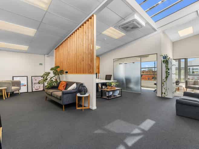 High-Profile Office – Ready for Business
