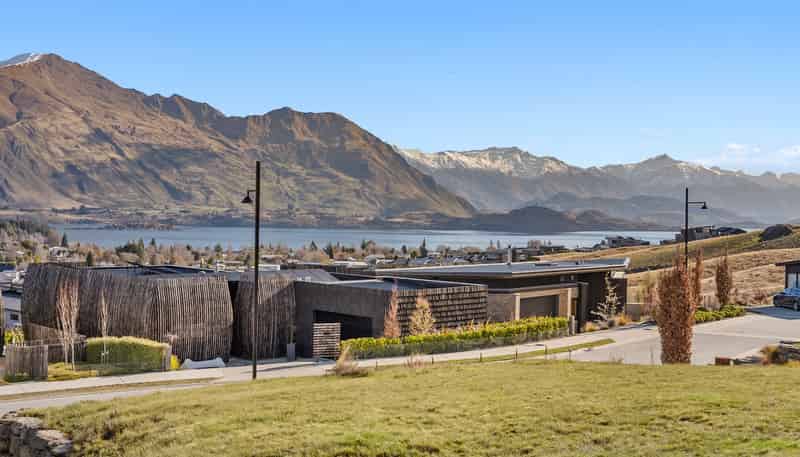 16 Akitu Rise, Wanaka