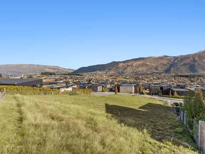 16 Akitu Rise, Wanaka