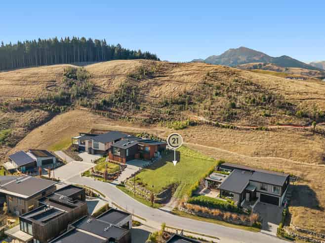 16 Akitu Rise, Wanaka