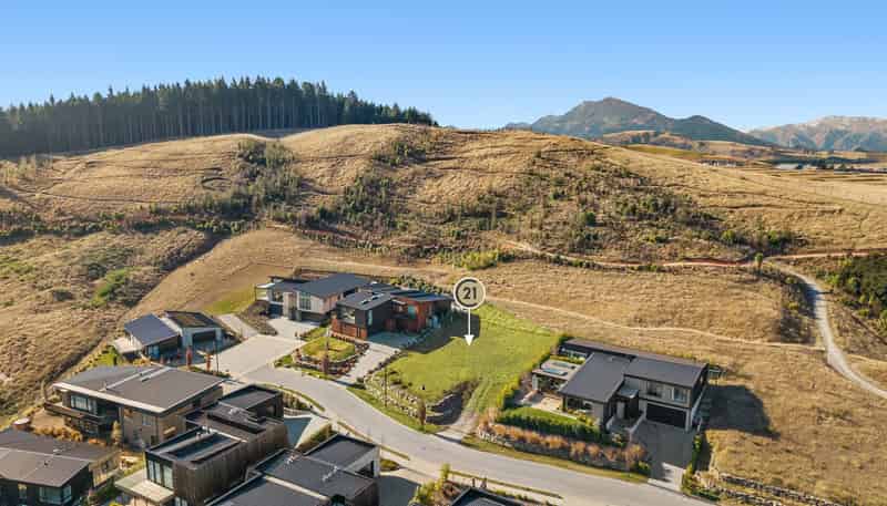 16 Akitu Rise, Wanaka