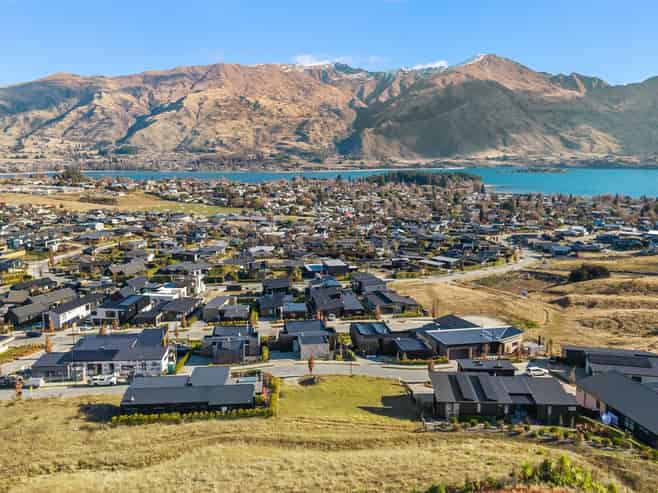 16 Akitu Rise, Wanaka