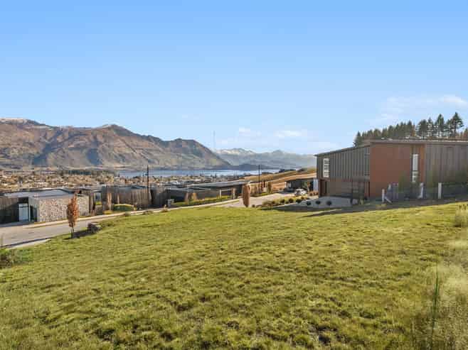 16 Akitu Rise, Wanaka