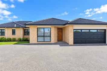 17 Capistrano Mews, Goodwood Heights