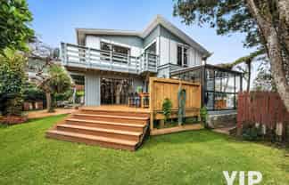 11 Kau Kau Way, Ngaio