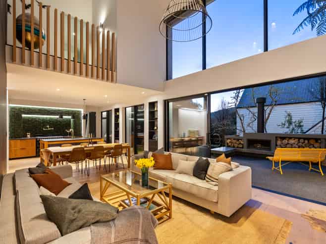 14 Lochiel Road, Khandallah