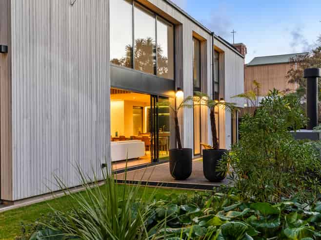 14 Lochiel Road, Khandallah