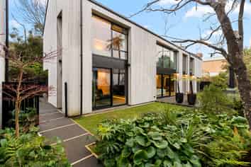 14 Lochiel Road, Khandallah