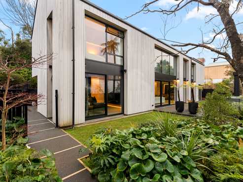 14 Lochiel Road, Khandallah