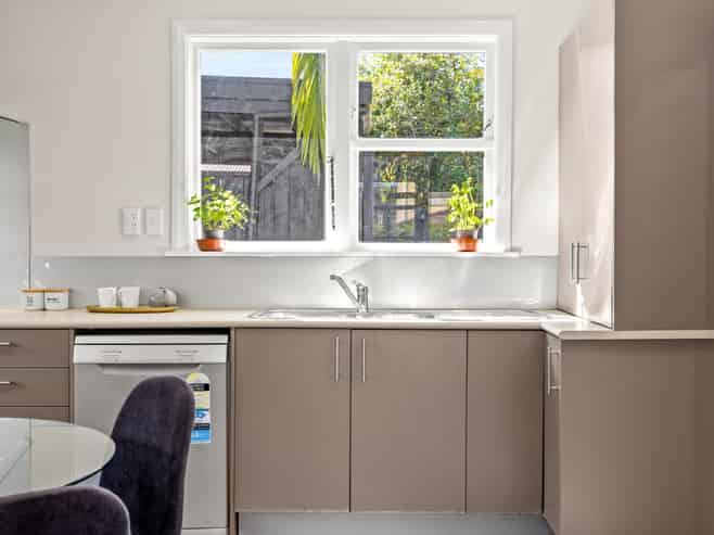 6/331 Royal Road, Massey