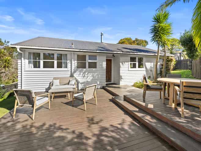 6/331 Royal Road, Massey