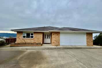 42 Arahiwi Grove, Tirohanga