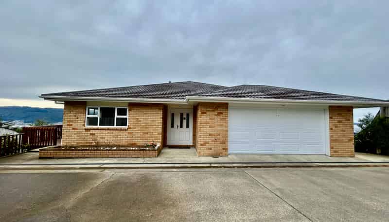 42 Arahiwi Grove, Tirohanga