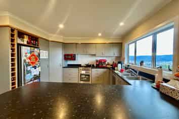 42 Arahiwi Grove, Tirohanga