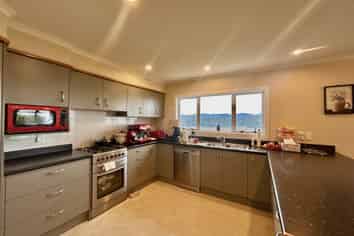 42 Arahiwi Grove, Tirohanga