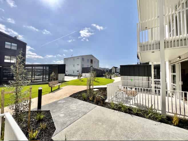 7/1 Karoro Court, Hobsonville