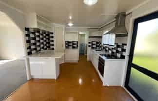 24A Netherlands Avenue, Kelston