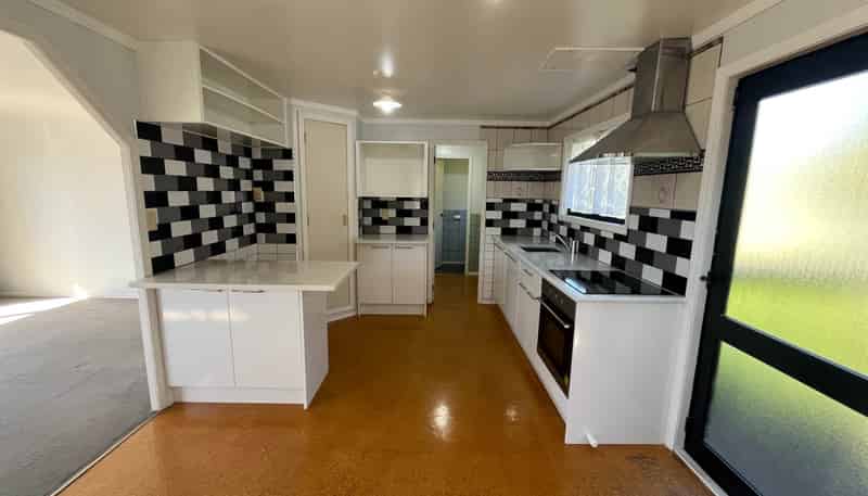 24A Netherlands Avenue, Kelston