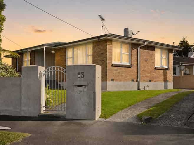 13 Frederick Drive, Dinsdale