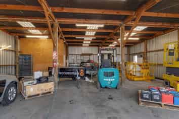 Secure display yard - Burnside