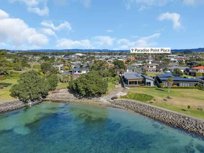9 Paradise Point Place, One Tree Point