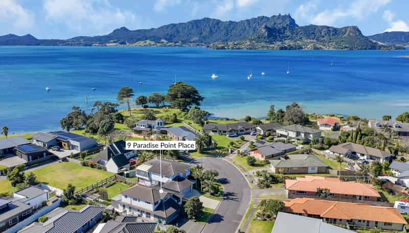 9 Paradise Point Place, One Tree Point