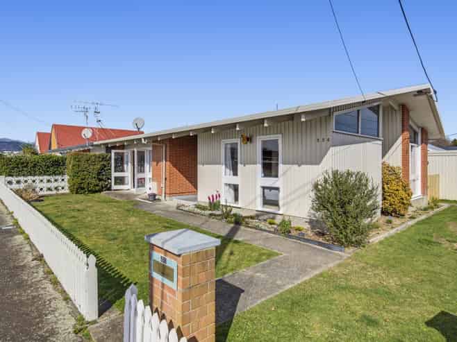 556 Queen Street East, Levin