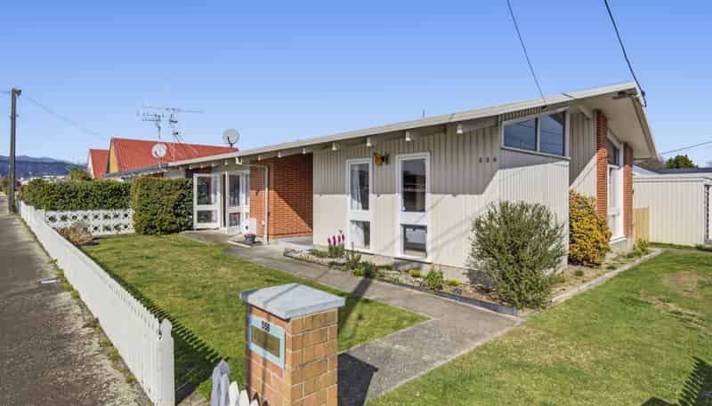 556 Queen Street East, Levin