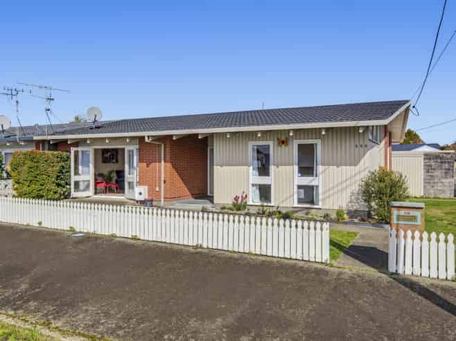 556 Queen Street East, Levin