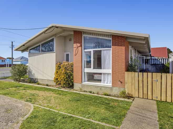 556 Queen Street East, Levin