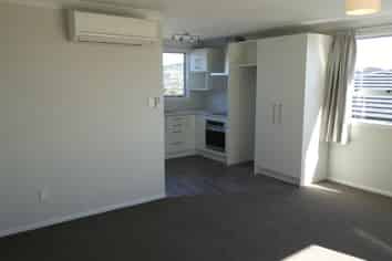 20B Chetwode Grove, Newlands