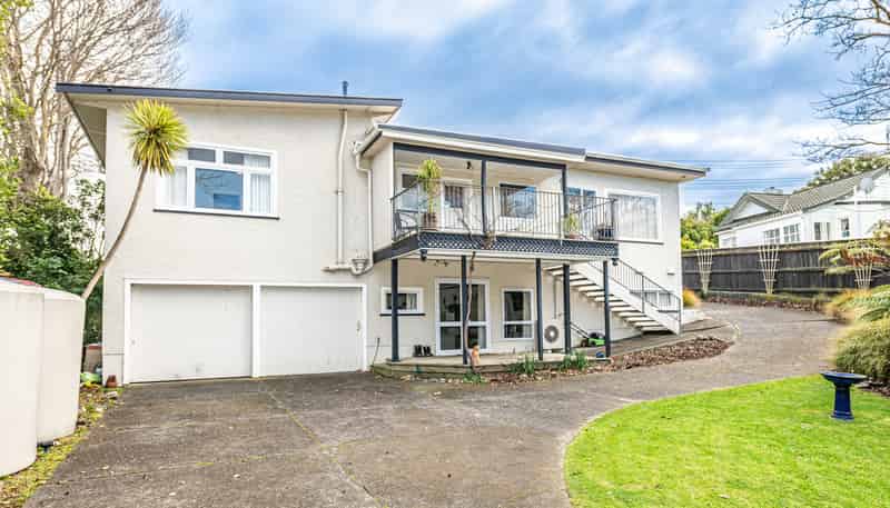 20 Great North Road, Saint Johns Hill
