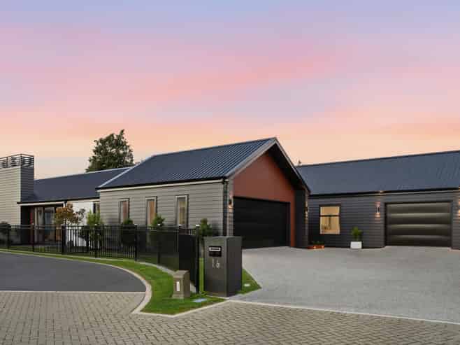 16 Three Kings Court, Outram