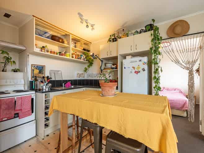 a/126 Eden Street, Island Bay