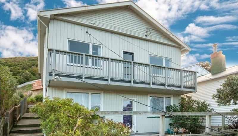 a/126 Eden Street, Island Bay