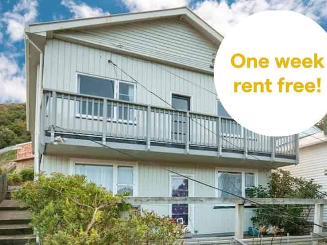 a/126 Eden Street, Island Bay