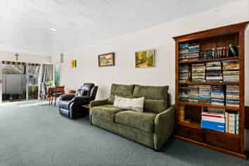 60 Osier Road, Greenmeadows